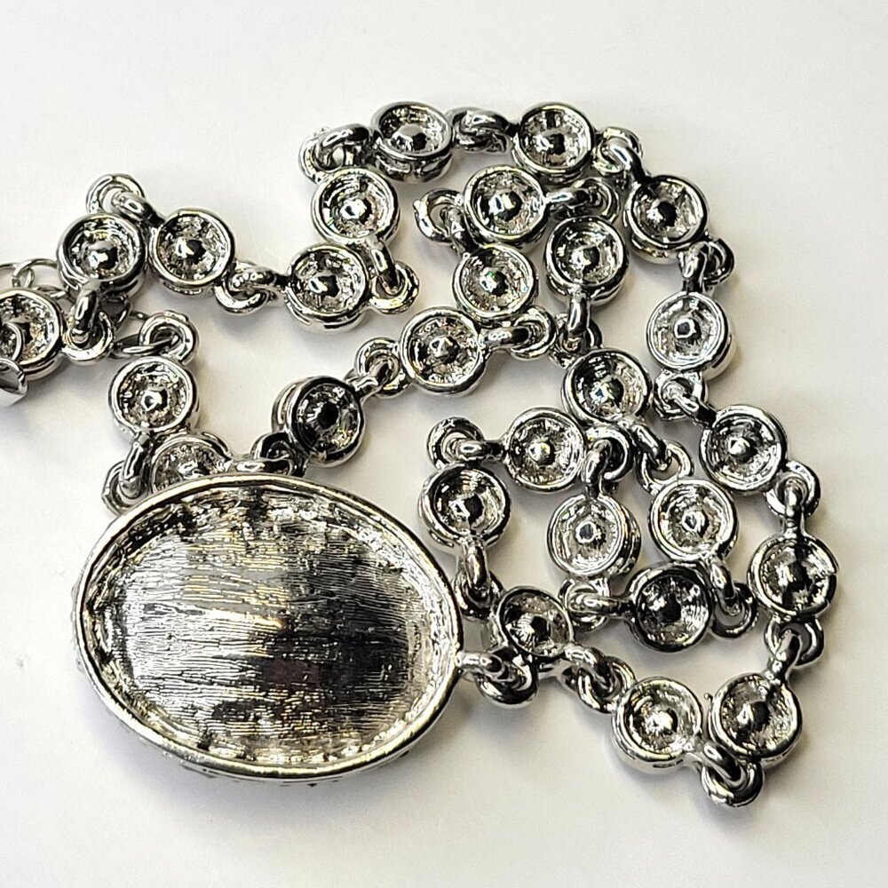 Oval Crystal Fashion Pendant Necklace - Picture 4 of 9